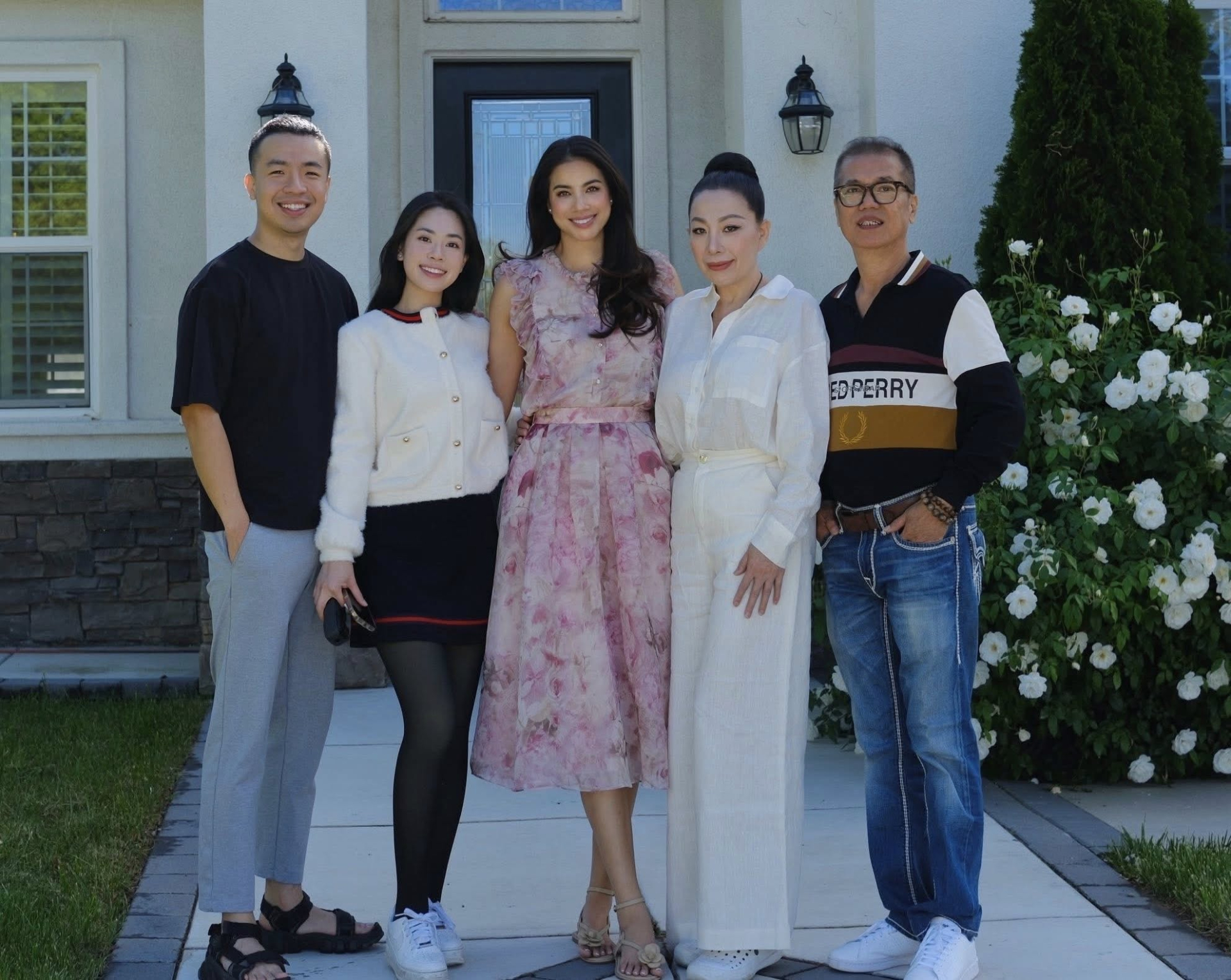 Ở tuổi U40, nhan sắc Hoa hậu Phạm Hương ng&agrave;y c&agrave;ng rực rỡ - Ảnh 5.