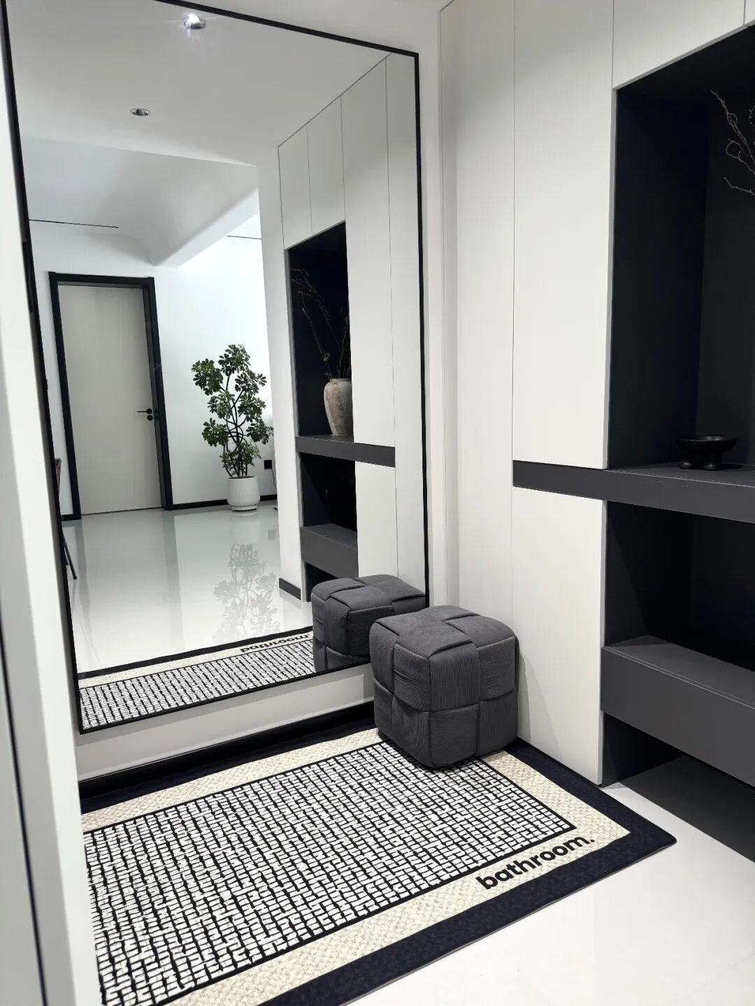 Mở cửa thấy 7 thứ n&agrave;y: Kh&ocirc;ng chỉ xấu phong thủy m&agrave; c&ograve;n ảnh hưởng trực tiếp đến chất lượng sống - Ảnh 2.