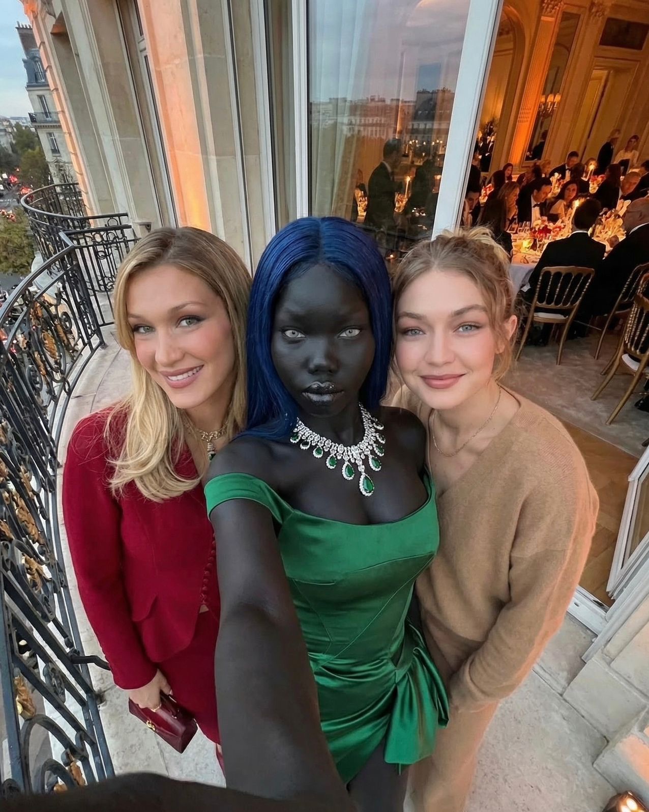 Xuất hiện &ldquo;ngọc trai đen&rdquo; đẹp như thần thoại: &ldquo;Bạn th&acirc;n&rdquo; của Hailey Bieber v&agrave; Kylie Jenner, nhan sắc n&agrave;y đến Coachella dễ kiếm tiền tỷ- Ảnh 7.