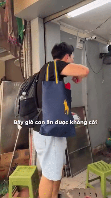 Kh&aacute;ch H&agrave;n thưởng thức sứa đỏ v&agrave; chả rươi tại Việt Nam - Ảnh 2.