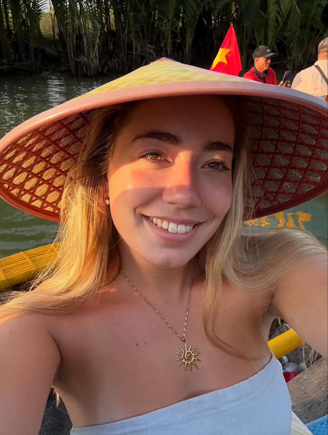 Kh&aacute;ch T&acirc;y trải nghiệm thuyền th&uacute;ng tại Hội An: Điểm du lịch hot - Ảnh 3.