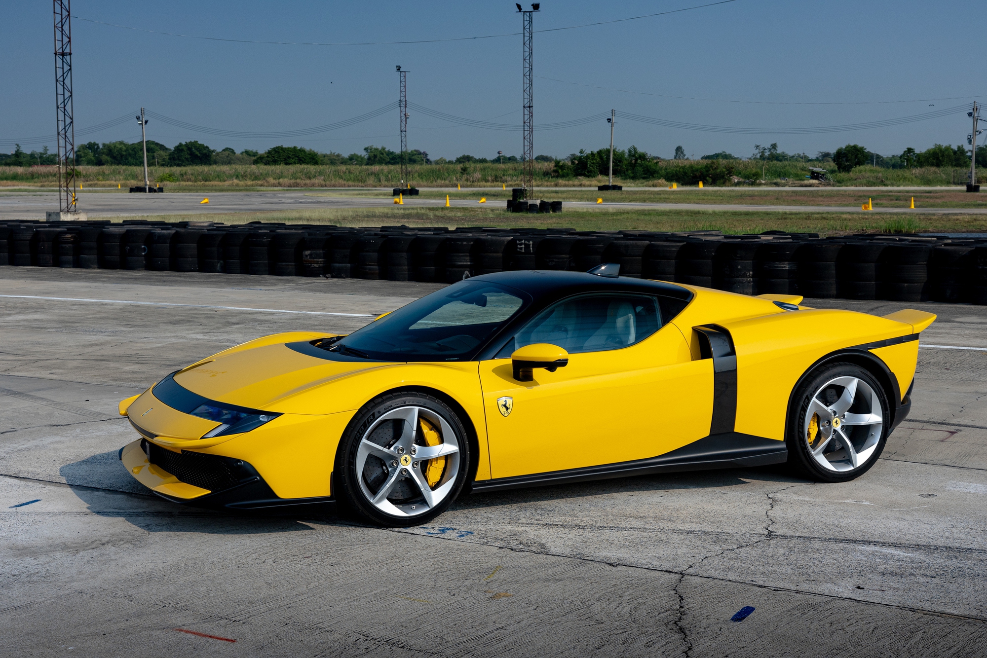 T&ocirc;i l&aacute;i Ferrari 849 Testarossa: Sức cuốn h&uacute;t của 1.035 m&atilde; lực kh&ocirc;ng thể m&ocirc; tả bằng th&ocirc;ng số- Ảnh 9.