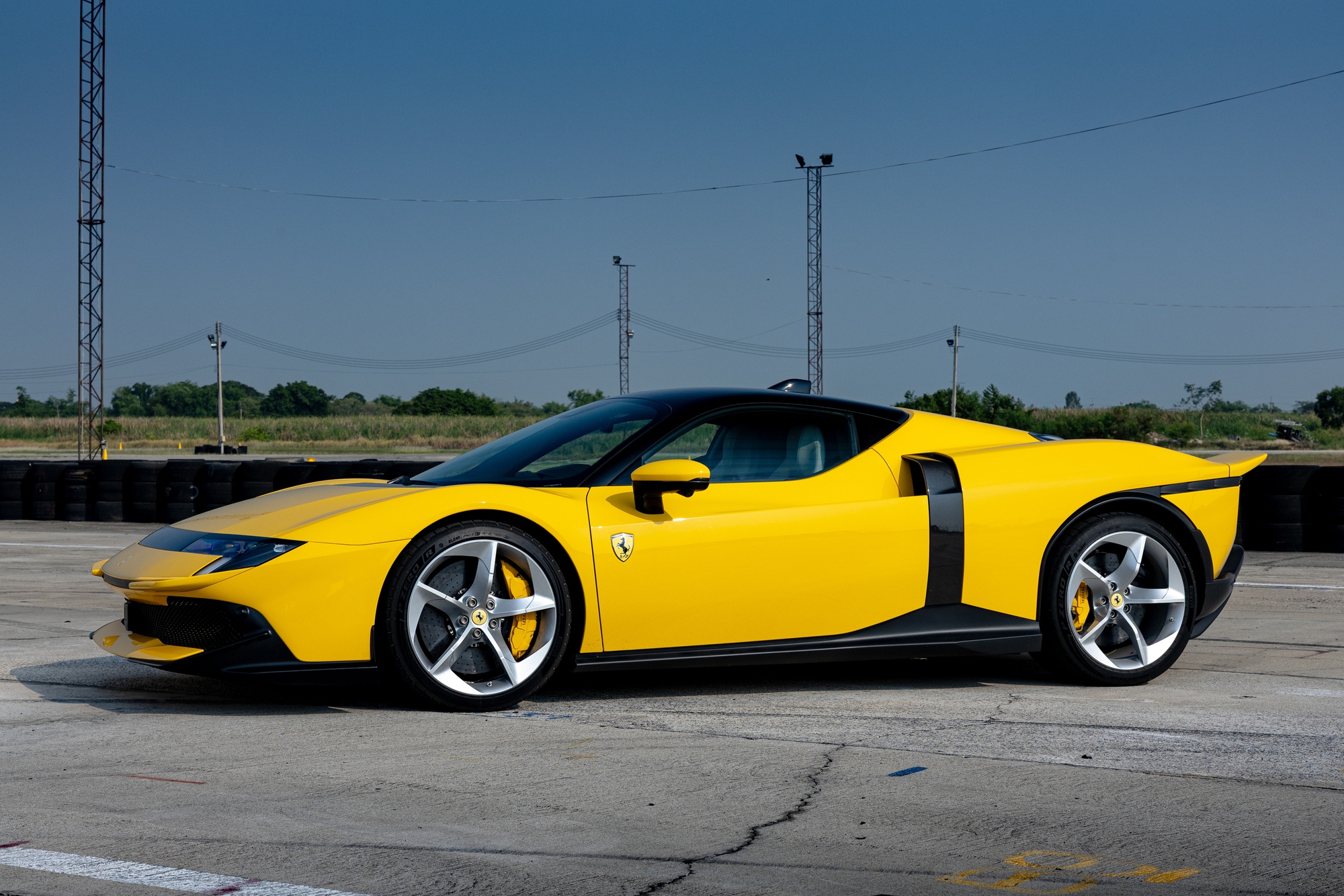 T&ocirc;i l&aacute;i Ferrari 849 Testarossa: Sức cuốn h&uacute;t của 1.035 m&atilde; lực kh&ocirc;ng thể m&ocirc; tả bằng th&ocirc;ng số- Ảnh 10.