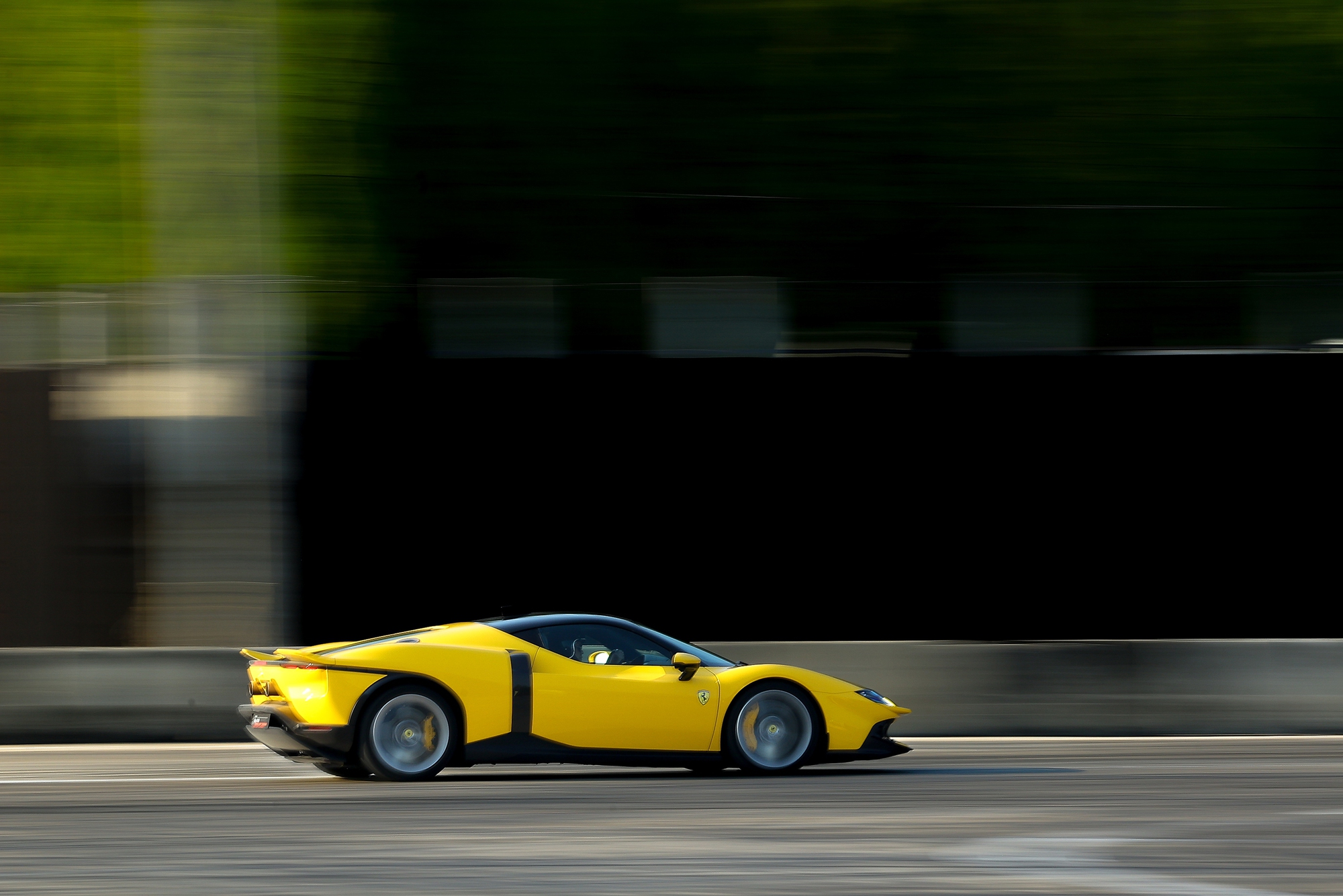 T&ocirc;i l&aacute;i Ferrari 849 Testarossa: Sức cuốn h&uacute;t của 1.035 m&atilde; lực kh&ocirc;ng thể m&ocirc; tả bằng th&ocirc;ng số- Ảnh 2.