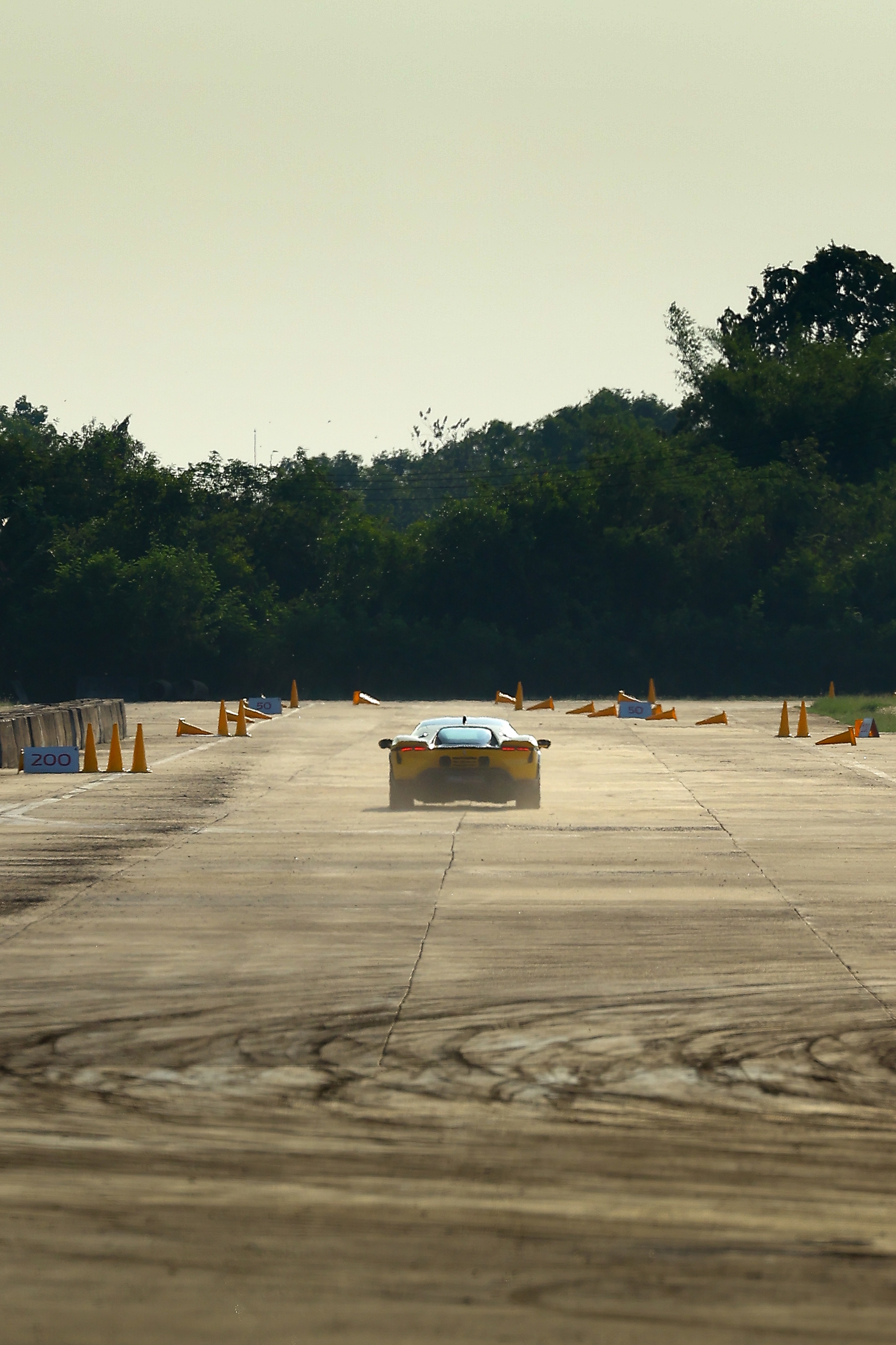 T&ocirc;i l&aacute;i Ferrari 849 Testarossa: Sức cuốn h&uacute;t của 1.035 m&atilde; lực kh&ocirc;ng thể m&ocirc; tả bằng th&ocirc;ng số- Ảnh 7.