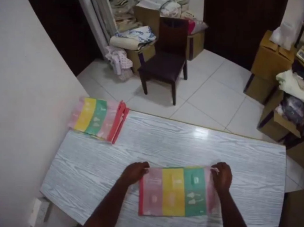 Kỷ nguy&ecirc;n AI v&agrave; n&ocirc;ng trại b&agrave;n tay: C&ocirc;ng nh&acirc;n dạy robot thay thế ch&iacute;nh m&igrave;nh - Ảnh 1.