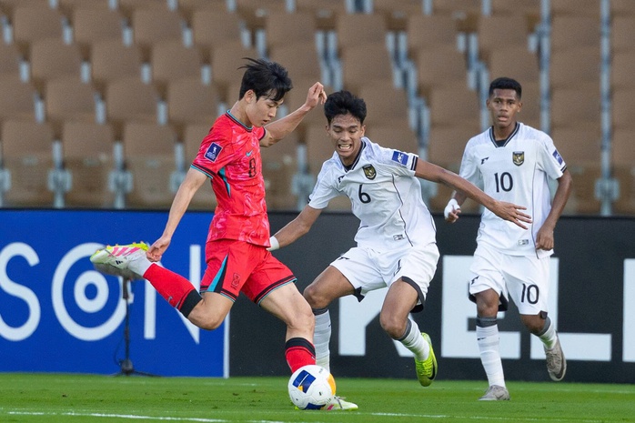 U17 Việt Nam “lột xác” dưới thời HLV Cristiano Roland - Ảnh 2.