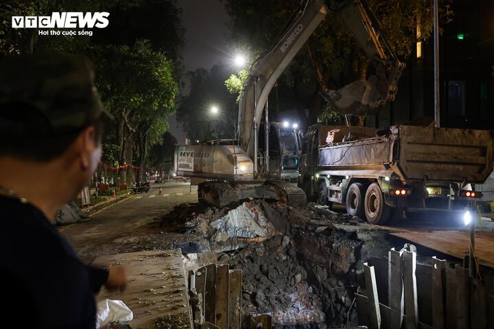 C&ocirc;ng tr&igrave;nh chống ngập H&agrave; Nội khẩn trương thi c&ocirc;ng xuy&ecirc;n đ&ecirc;m trước m&ugrave;a mưa 2026 - Ảnh 20.