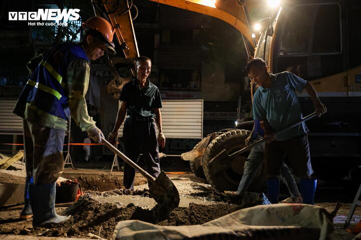 C&ocirc;ng tr&igrave;nh chống ngập H&agrave; Nội khẩn trương thi c&ocirc;ng xuy&ecirc;n đ&ecirc;m trước m&ugrave;a mưa 2026 - Ảnh 7.