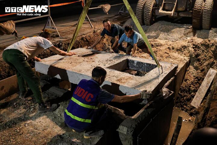 C&ocirc;ng tr&igrave;nh chống ngập H&agrave; Nội khẩn trương thi c&ocirc;ng xuy&ecirc;n đ&ecirc;m trước m&ugrave;a mưa 2026 - Ảnh 9.