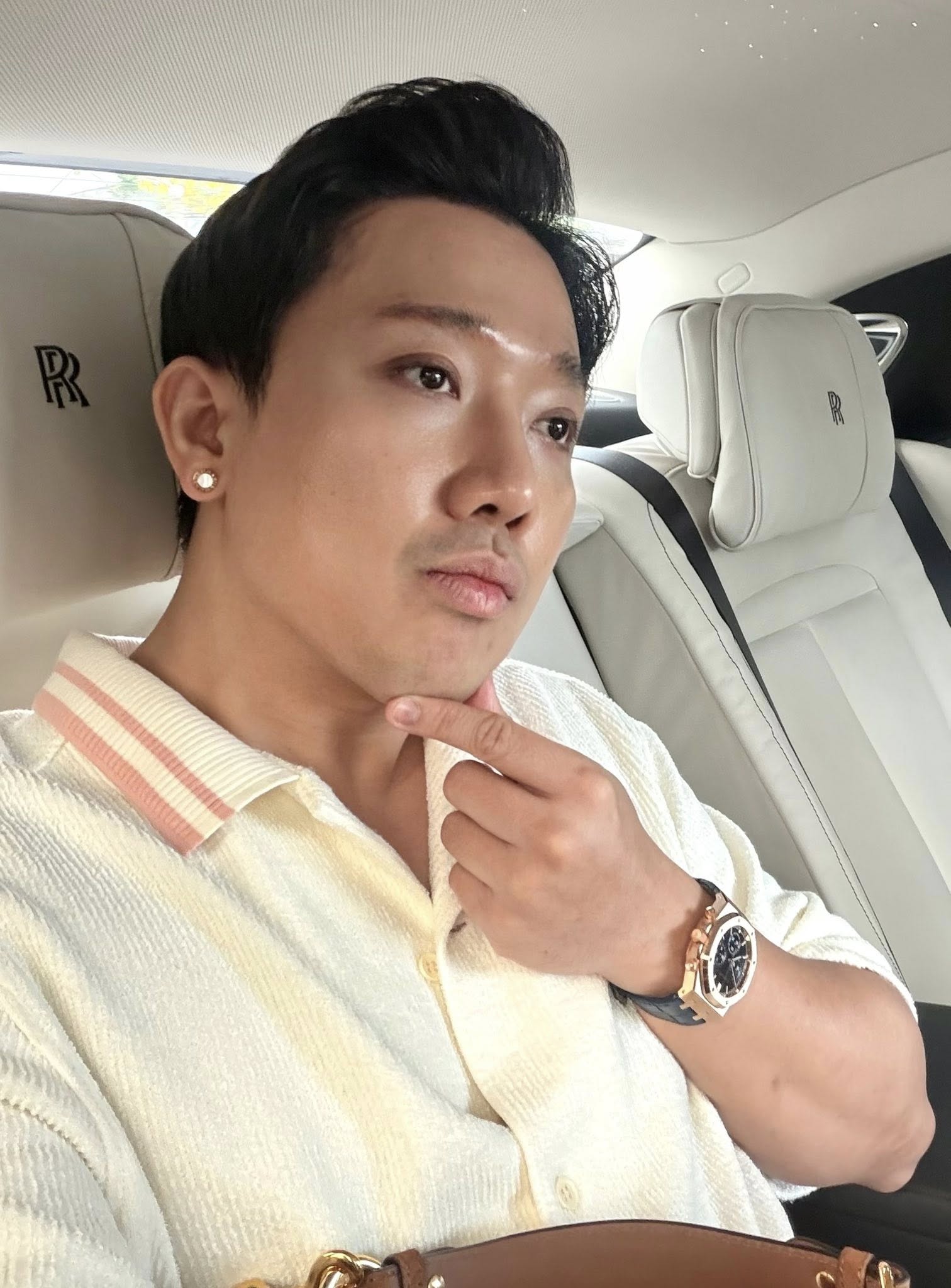 Trấn Th&agrave;nh: "Ng&agrave;y n&agrave;o cũng phải nghĩ vụ n&agrave;y! Nhức hết cả đầu!" - Ảnh 1.