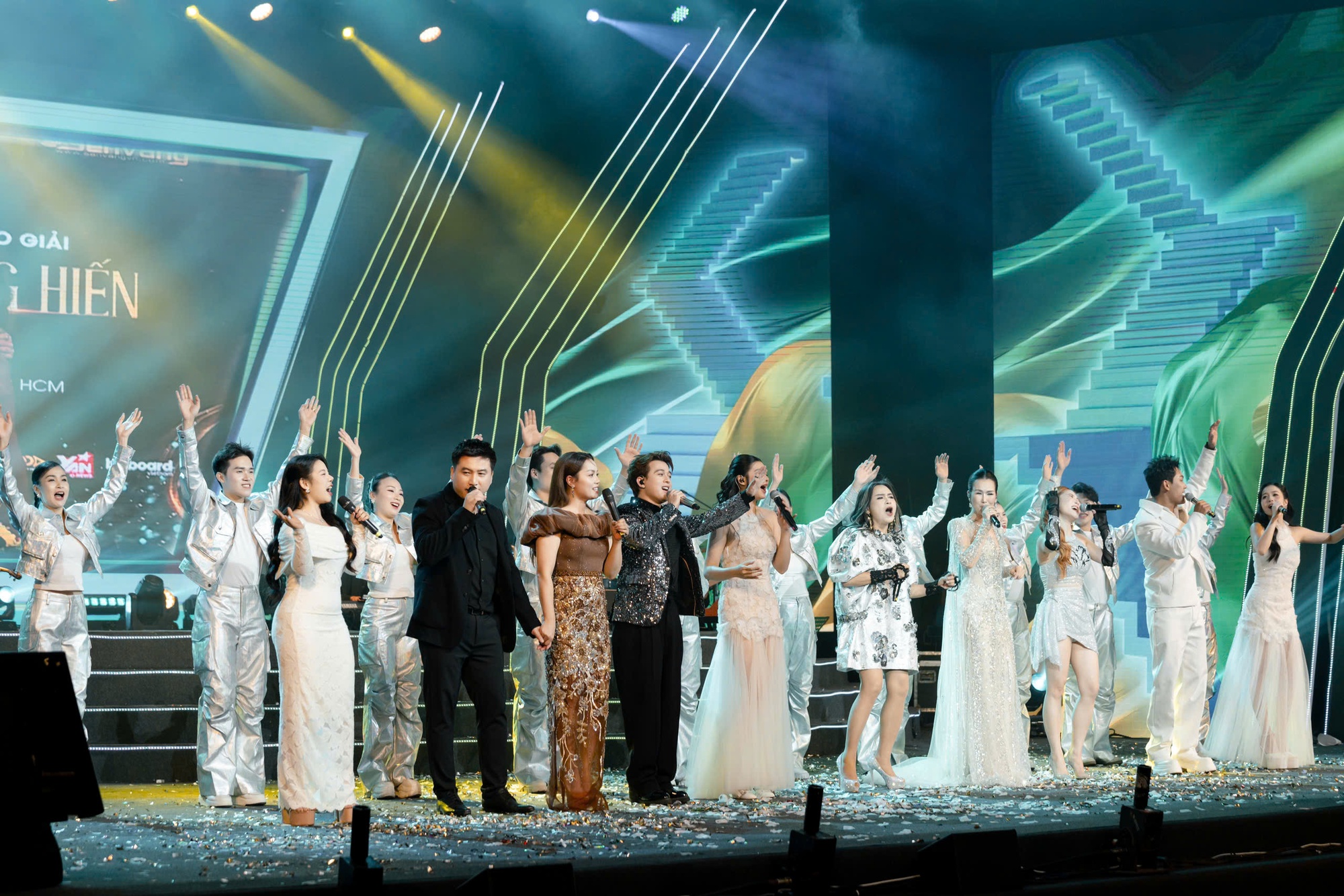 Quang Anh lần đầu hát tại giải Cống hiến, hồi hộp khi biết có Nguyễn Hùng dưới khán đài - Ảnh 1. Quang Anh lần đầu hát tại giải Cống hiến, hồi hộp khi biết có Nguyễn Hùng dưới khán đài - Ảnh 1.