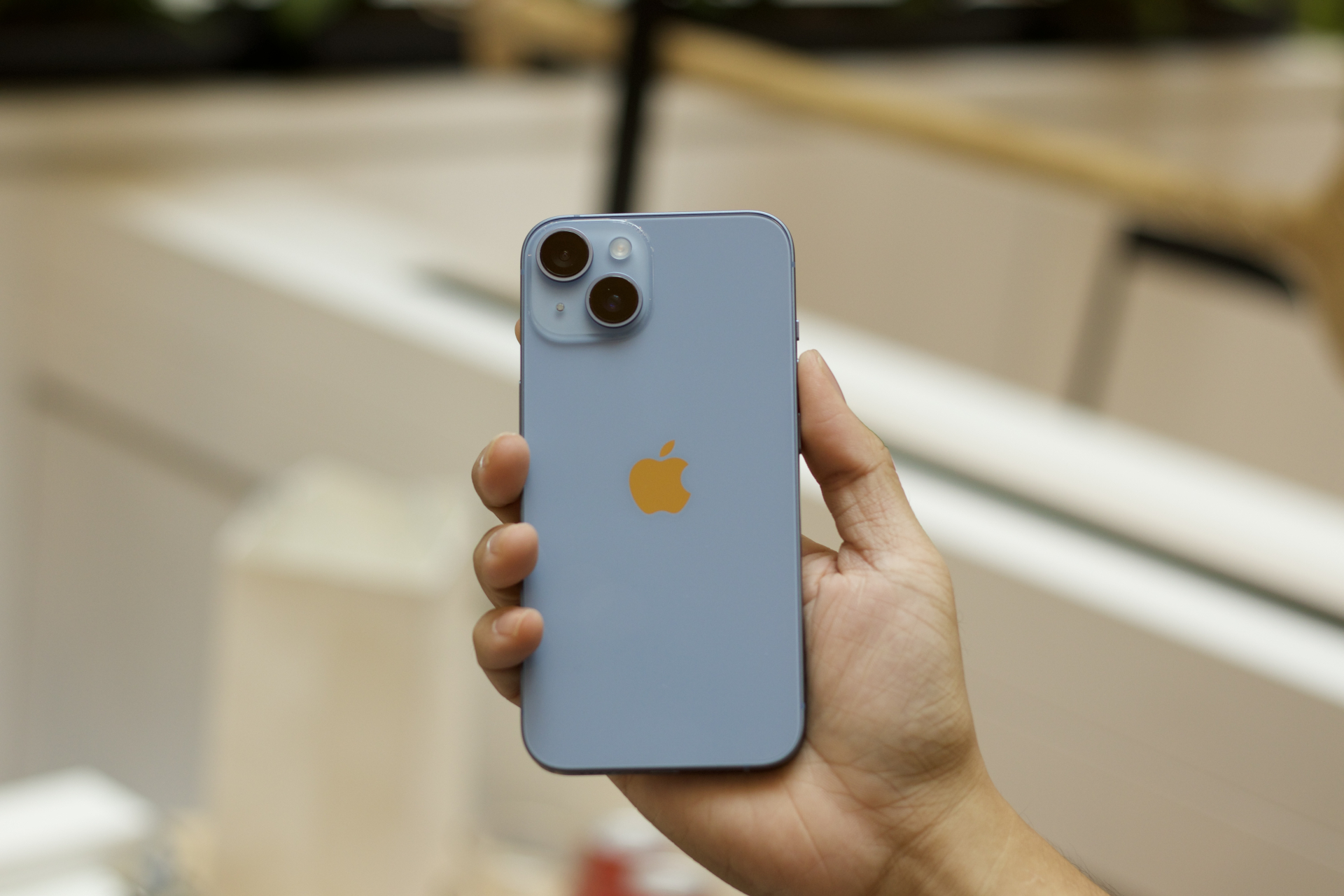 3 Chiếc iPhone gi&aacute; rẻ đ&aacute;ng mua nhất hiện nay cho năm 2026 - Ảnh 2.