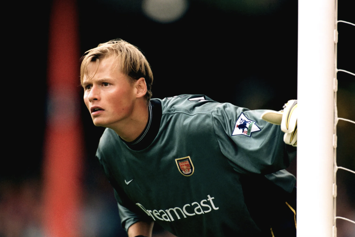 Cựu thủ m&ocirc;n Arsenal v&agrave; Liverpool tử nạn giao th&ocirc;ng - Ảnh 1.