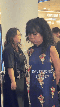 Tr&aacute;c Th&uacute;y Mi&ecirc;u tức giận bỏ về giữa sự kiện v&igrave; bị hỏi nghệ danh: "Đ&oacute; l&agrave; giới hạn cuối c&ugrave;ng của t&ocirc;i" - Ảnh 1.