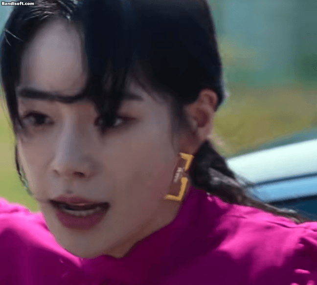 Showbiz c&oacute; 1 mỹ nh&acirc;n ng&agrave;y ngắm đ&ecirc;m mơ thấy &aacute;c mộng: Mặt đẹp như tranh vẽ nhưng chẳng biết n&ecirc;n nh&igrave;n hay kh&ocirc;ng- Ảnh 1.