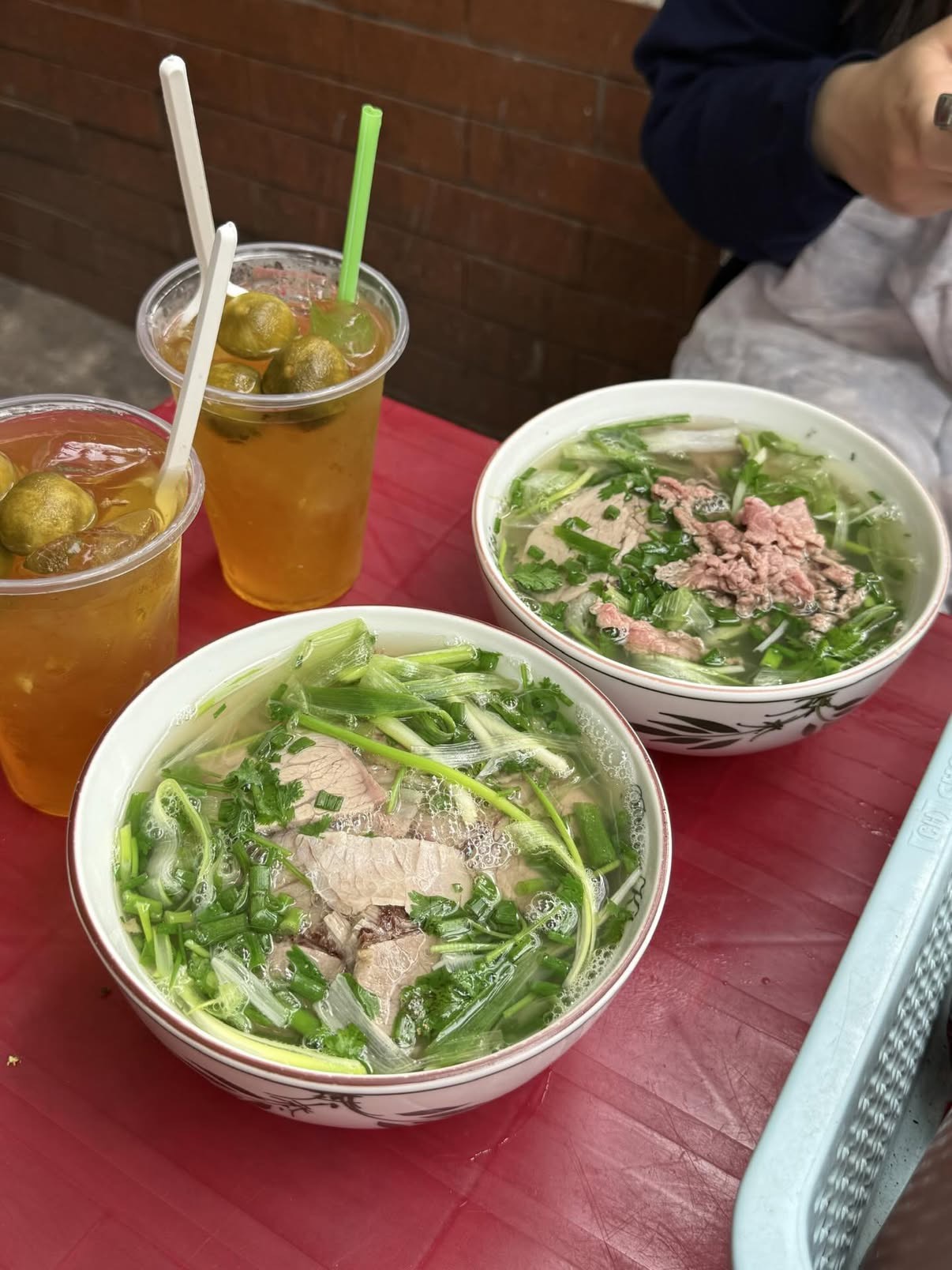 Phở b&ograve; Việt Nam lọt top 100 thế giới, được tỷ ph&uacute; Jensen Huang y&ecirc;u th&iacute;ch - Ảnh 1.