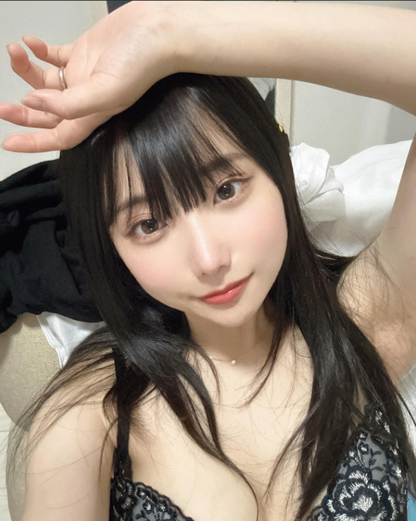 Hot girl giải nghệ, biến mất một năm để đi l&agrave;m nh&acirc;n vi&ecirc;n văn ph&ograve;ng v&agrave; c&aacute;i kết đắng cay- Ảnh 1.