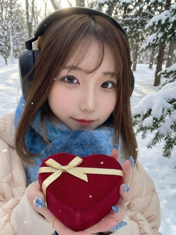 Hot girl giải nghệ, biến mất một năm để đi l&agrave;m nh&acirc;n vi&ecirc;n văn ph&ograve;ng v&agrave; c&aacute;i kết đắng cay- Ảnh 2.