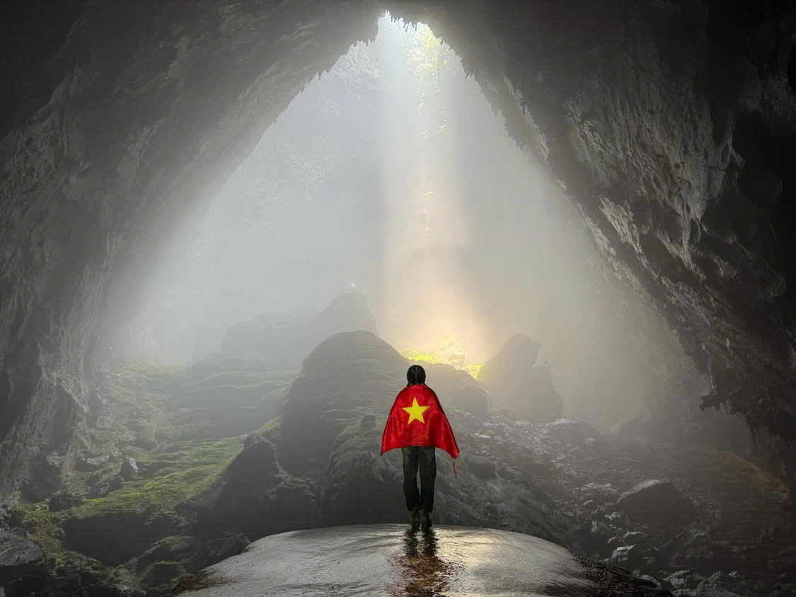 Thi&ecirc;n nhi&ecirc;n đang r&oacute;t v&agrave;ng v&agrave;o hang Sơn Đo&ograve;ng khiến gi&aacute; tour 100 triệu vẫn c&oacute; kh&aacute;ch chờ tận 2 năm - Ảnh 7.