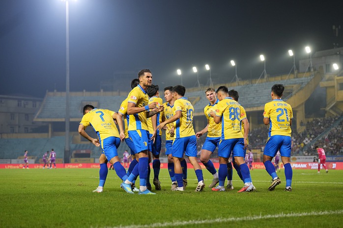 V&ograve;ng 19 V-League 2025-2026: Ho&agrave;ng H&ecirc;n lập c&ocirc;ng lớn gi&uacute;p H&agrave; Nội FC thắng đậm - Ảnh 3.