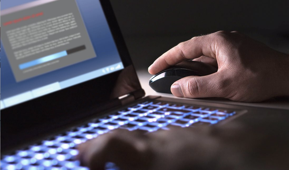 Lý do rò rỉ thông tin cá nhân từ việc cài đặt phần mềm giám sát trái phép - Ảnh 1.