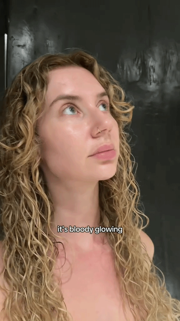 Khách Tây làm dịch vụ 