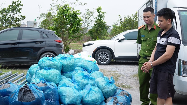 Triệt x&oacute;a cơ sở sản xuất gi&aacute; đỗ d&ugrave;ng chất cấm tại Quảng Ninh - Ảnh 3.