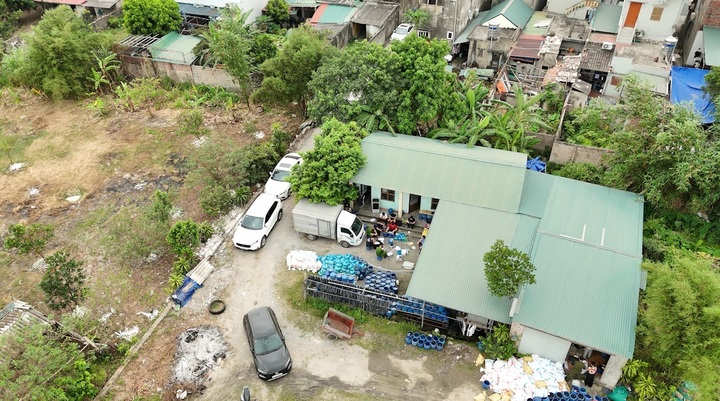 Triệt x&oacute;a cơ sở sản xuất gi&aacute; đỗ d&ugrave;ng chất cấm tại Quảng Ninh - Ảnh 1.