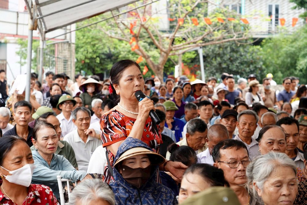 Người d&acirc;n ngồi chật k&iacute;n nh&agrave; văn h&oacute;a nghe th&ocirc;ng tin gi&aacute; đền b&ugrave; đất tại si&ecirc;u dự &aacute;n Olympic 925.000 tỷ đồng c&oacute; quy m&ocirc; lớn nhất lịch sử Vingroup - Ảnh 2.