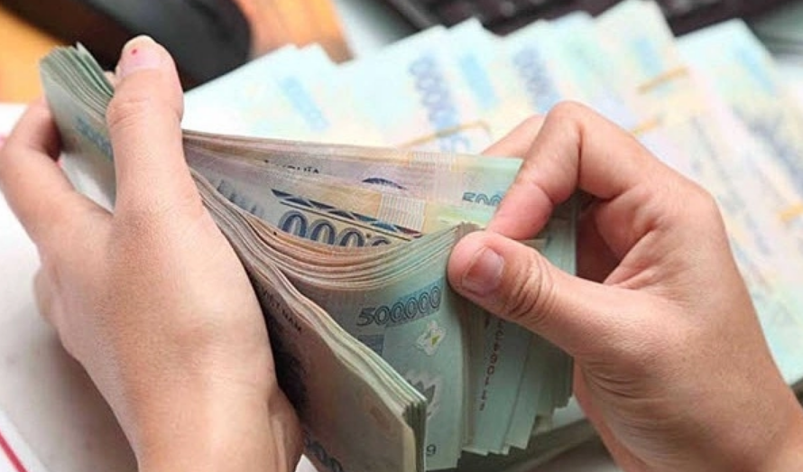 Giữ tiền cho con hay mạo hiểm cứu chồng: C&acirc;u chuyện đang viral v&igrave; sự rạch r&ograve;i đến mức kh&oacute; hiểu - Ảnh 2.