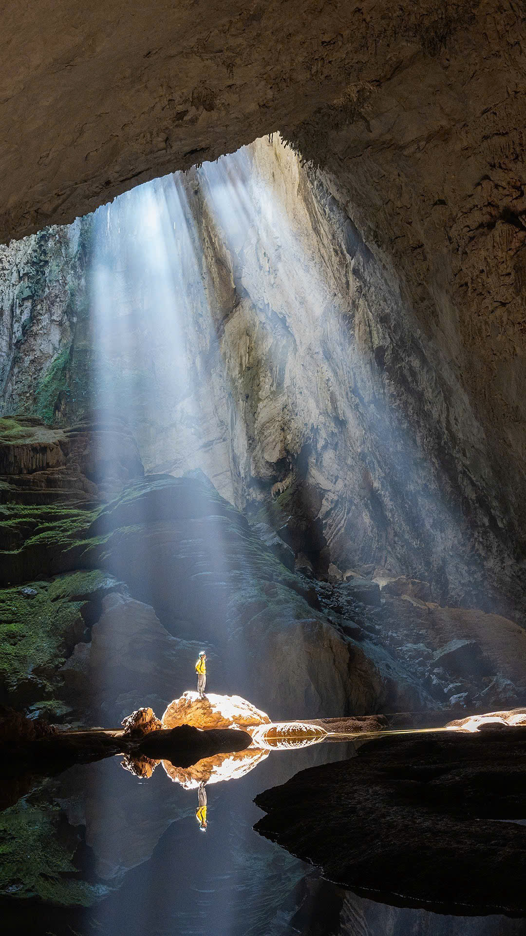 Thi&ecirc;n nhi&ecirc;n đang r&oacute;t v&agrave;ng v&agrave;o hang Sơn Đo&ograve;ng khiến gi&aacute; tour 100 triệu vẫn c&oacute; kh&aacute;ch chờ tận 2 năm - Ảnh 6.