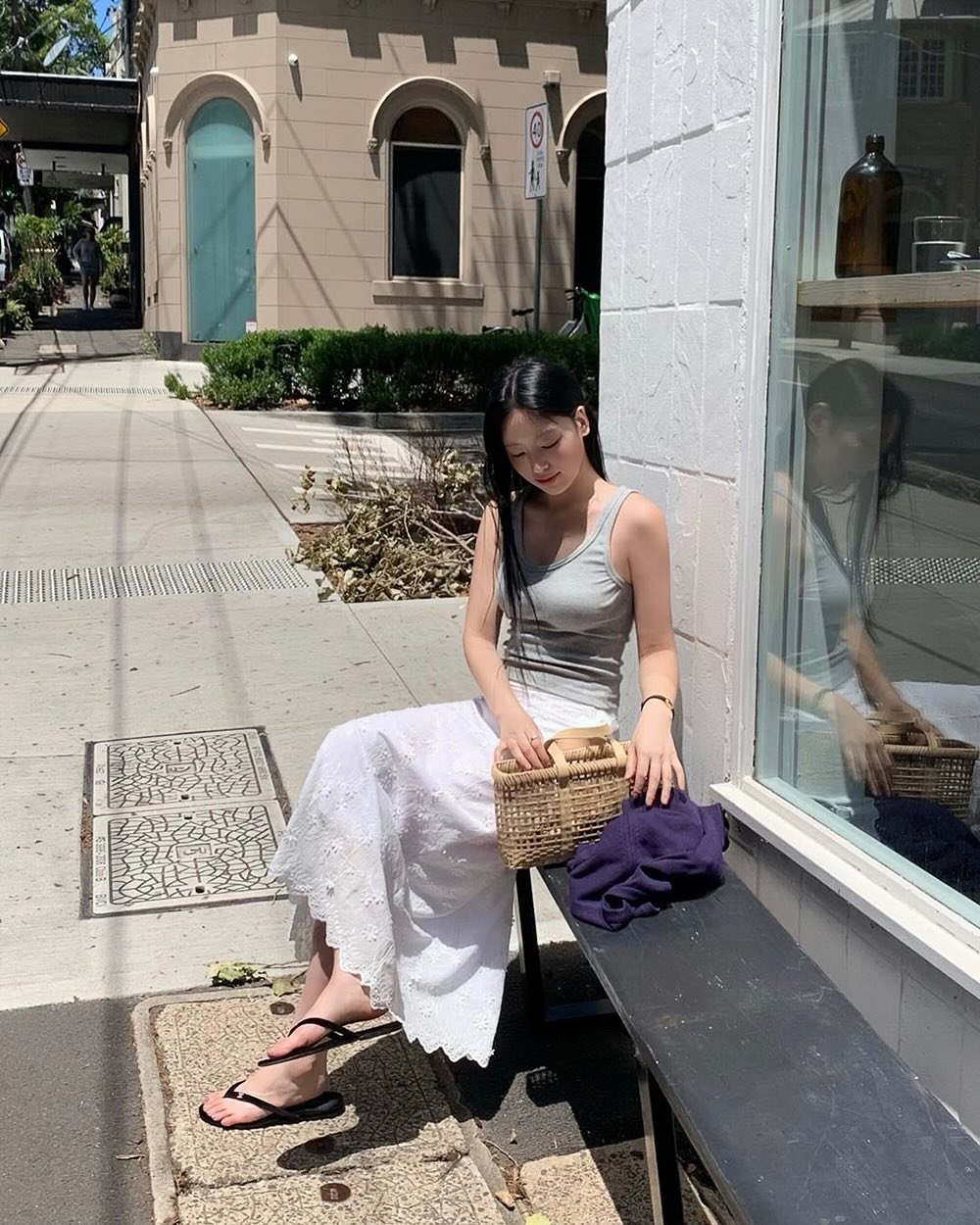 4 c&aacute;ch mặc ch&acirc;n v&aacute;y đẹp m&ecirc; ly khi đi du lịch- Ảnh 5.