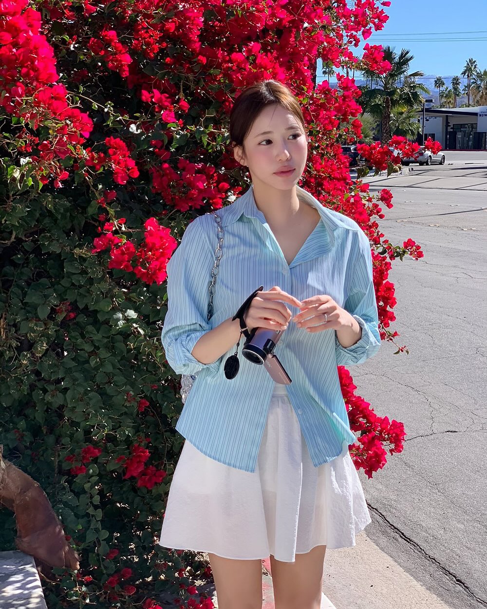 4 c&aacute;ch mặc ch&acirc;n v&aacute;y đẹp m&ecirc; ly khi đi du lịch- Ảnh 7.