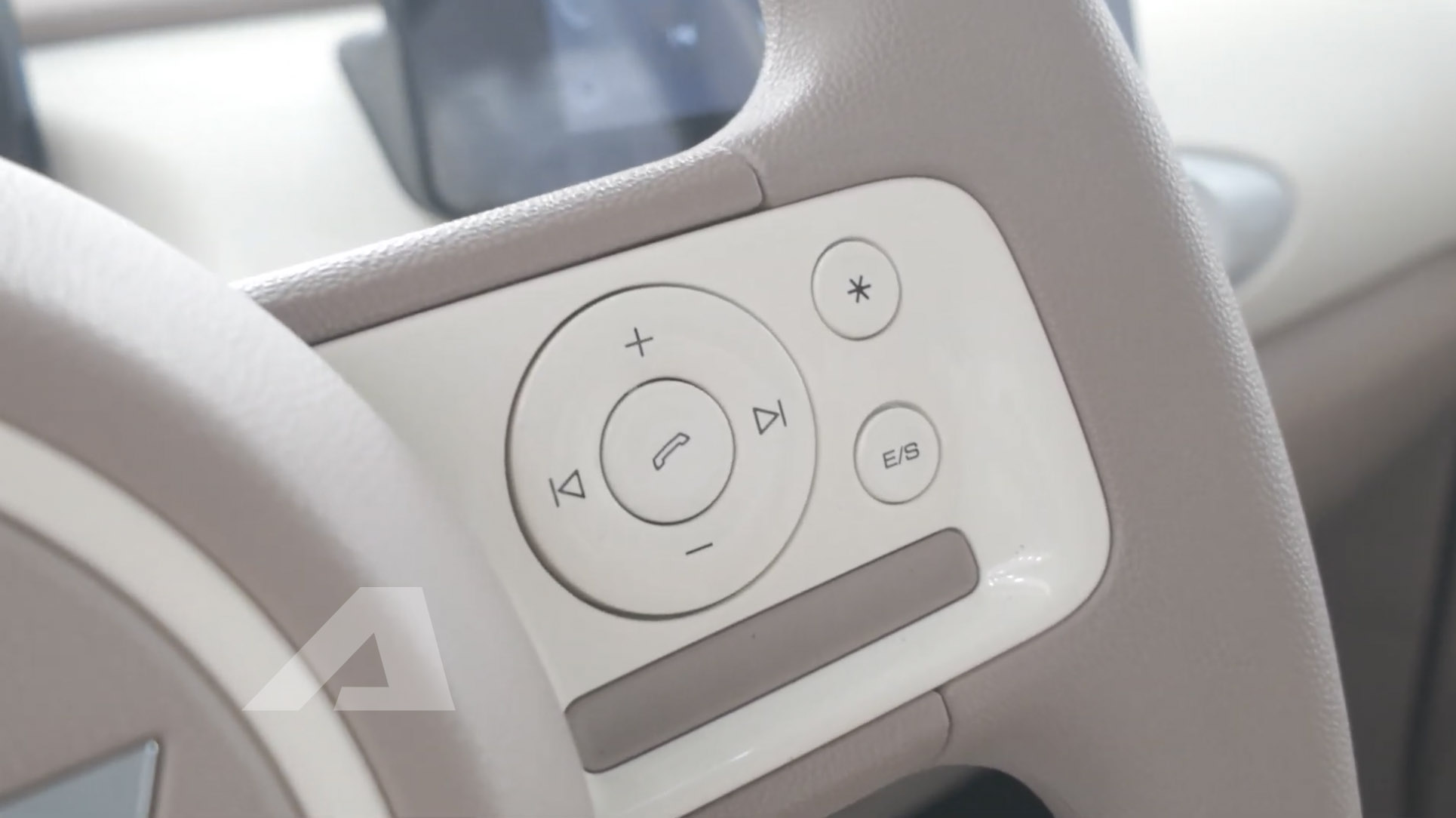 Xem thực tế Wuling Macaron 2026 vừa về đại lý: 2 màn hình, phanh điện tử, ngồi được 4 người lớn- Ảnh 13.