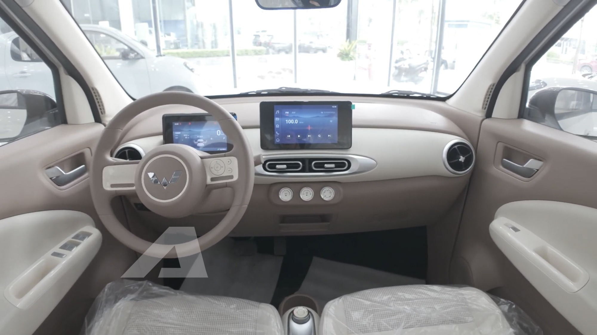 Xem thực tế Wuling Macaron 2026 vừa về đại lý: 2 màn hình, phanh điện tử, ngồi được 4 người lớn- Ảnh 4.