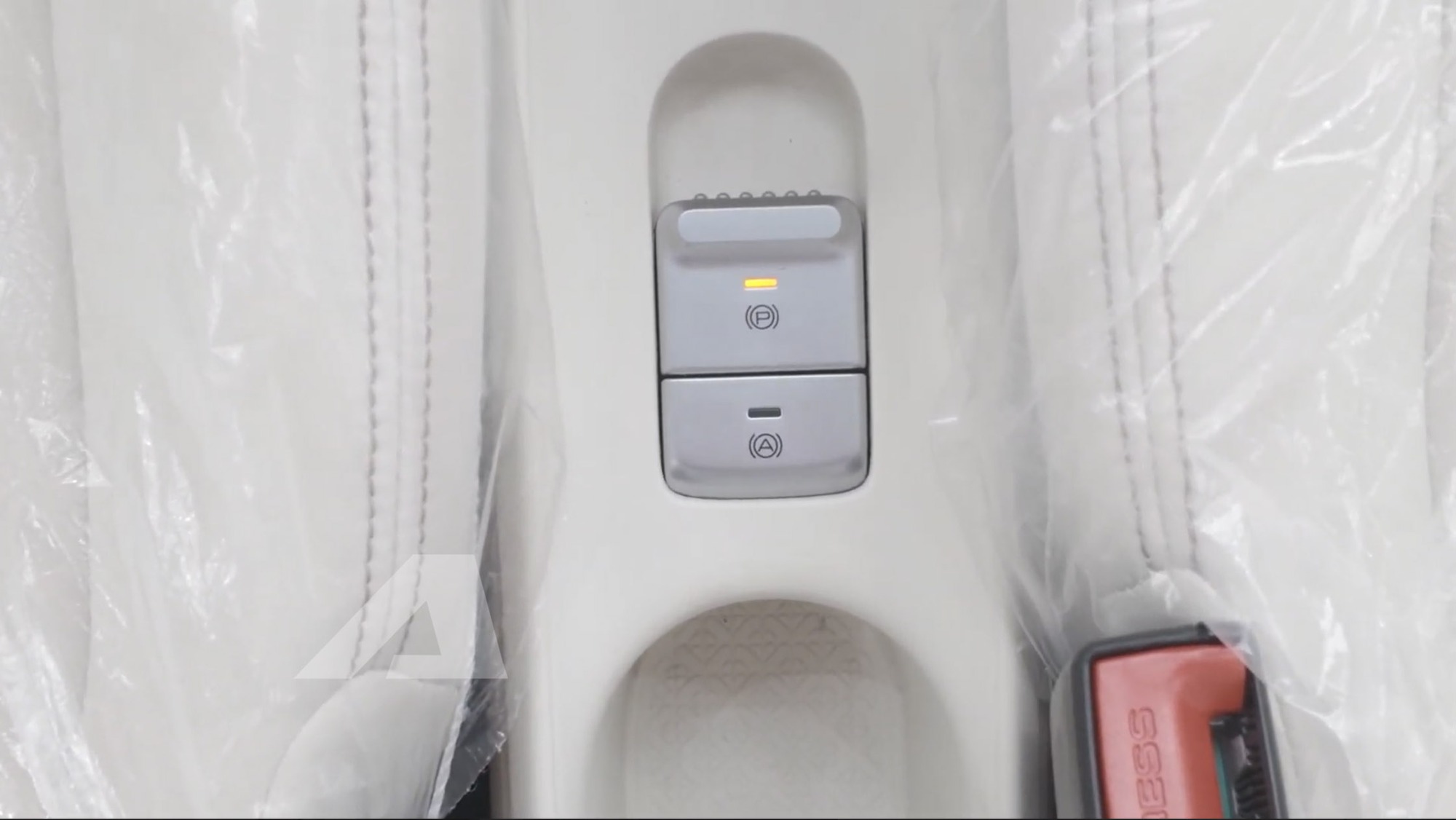 Xem thực tế Wuling Macaron 2026 vừa về đại lý: 2 màn hình, phanh điện tử, ngồi được 4 người lớn- Ảnh 19.