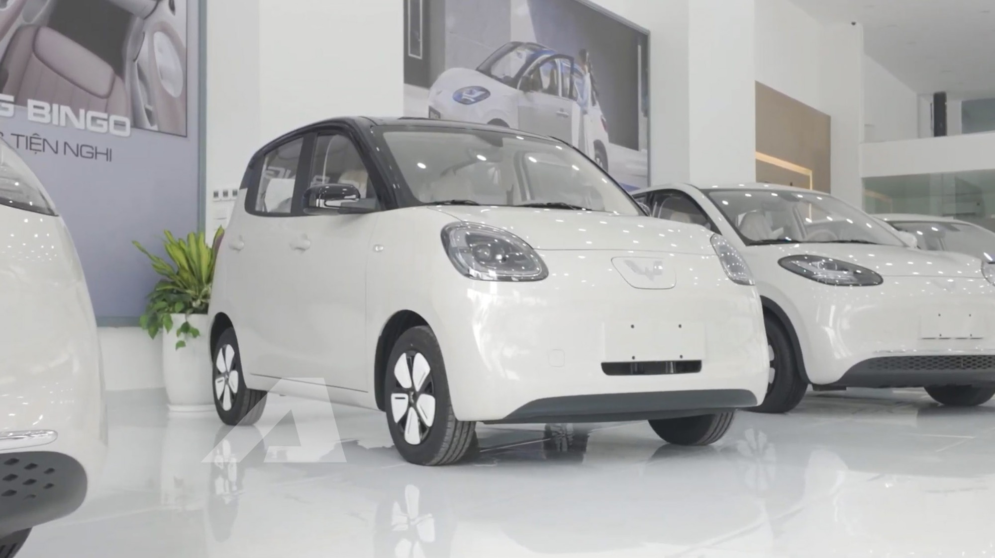 Xem thực tế Wuling Macaron 2026 vừa về đại lý: 2 màn hình, phanh điện tử, ngồi được 4 người lớn- Ảnh 1.