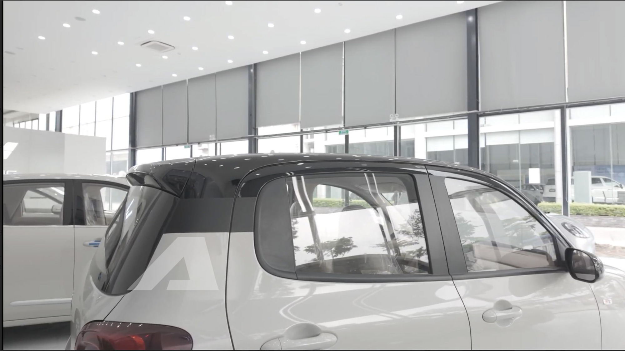 Xem thực tế Wuling Macaron 2026 vừa về đại lý: 2 màn hình, phanh điện tử, ngồi được 4 người lớn- Ảnh 8.