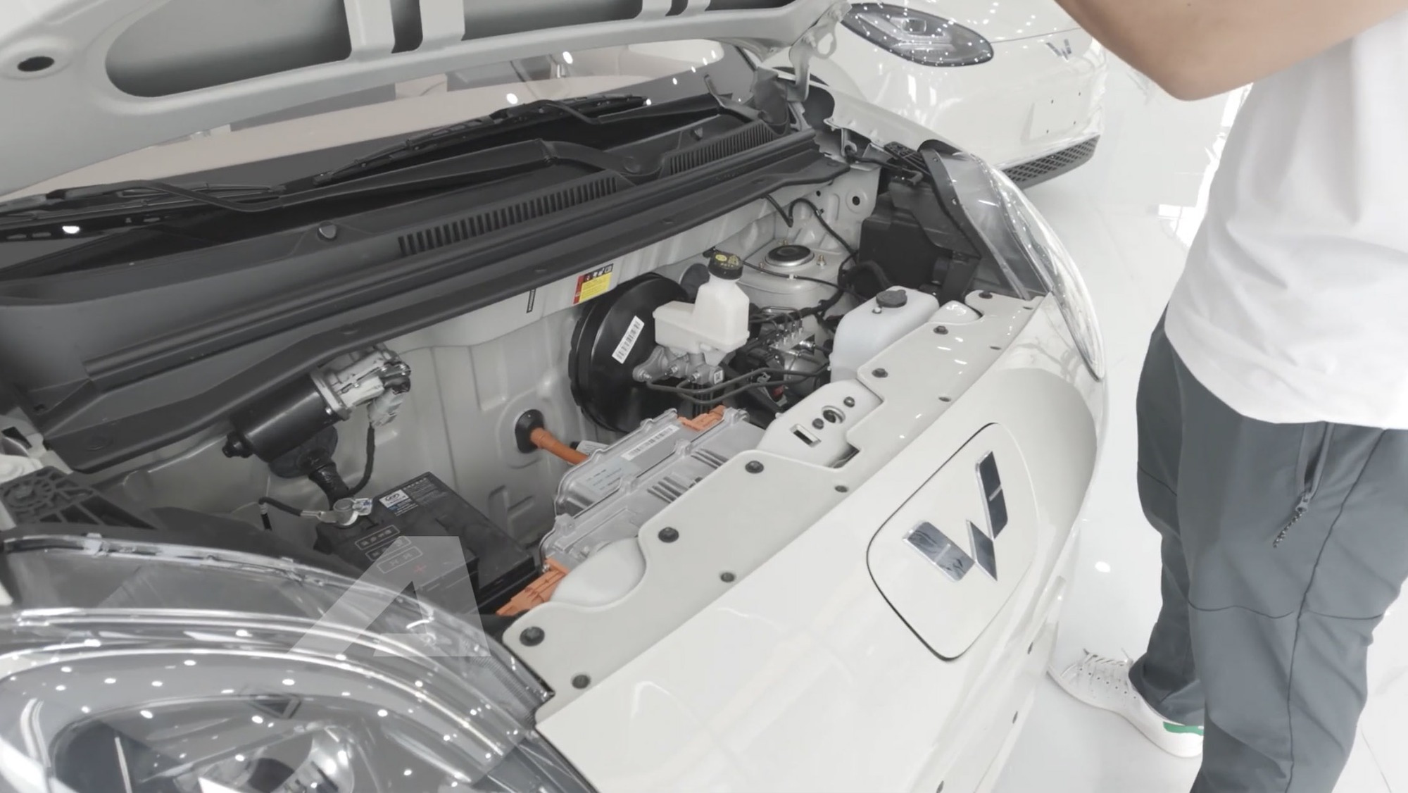 Xem thực tế Wuling Macaron 2026 vừa về đại lý: 2 màn hình, phanh điện tử, ngồi được 4 người lớn- Ảnh 20.