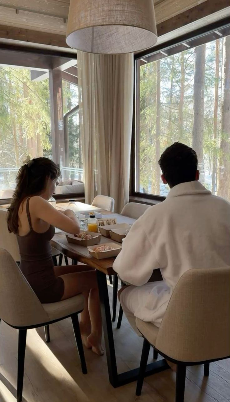 3 b&iacute; mật người vợ kh&ocirc;n ngoan lu&ocirc;n giấu k&iacute;n để chồng t&ocirc;n trọng - Ảnh 1.