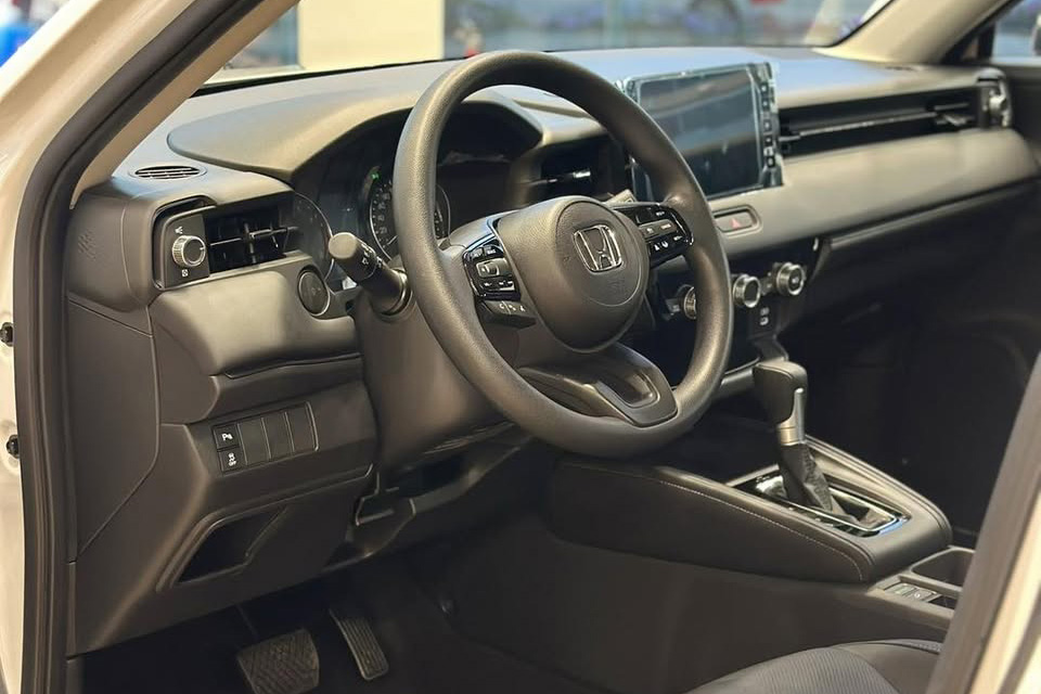 Chọn Mazda CX-5 vừa ra mắt hay Honda HR-V đều bản 'base' gi&aacute; 699 triệu đồng: K&iacute;ch thước, tiện nghi đ&aacute;nh đổi c&ocirc;ng nghệ an to&agrave;n- Ảnh 6.