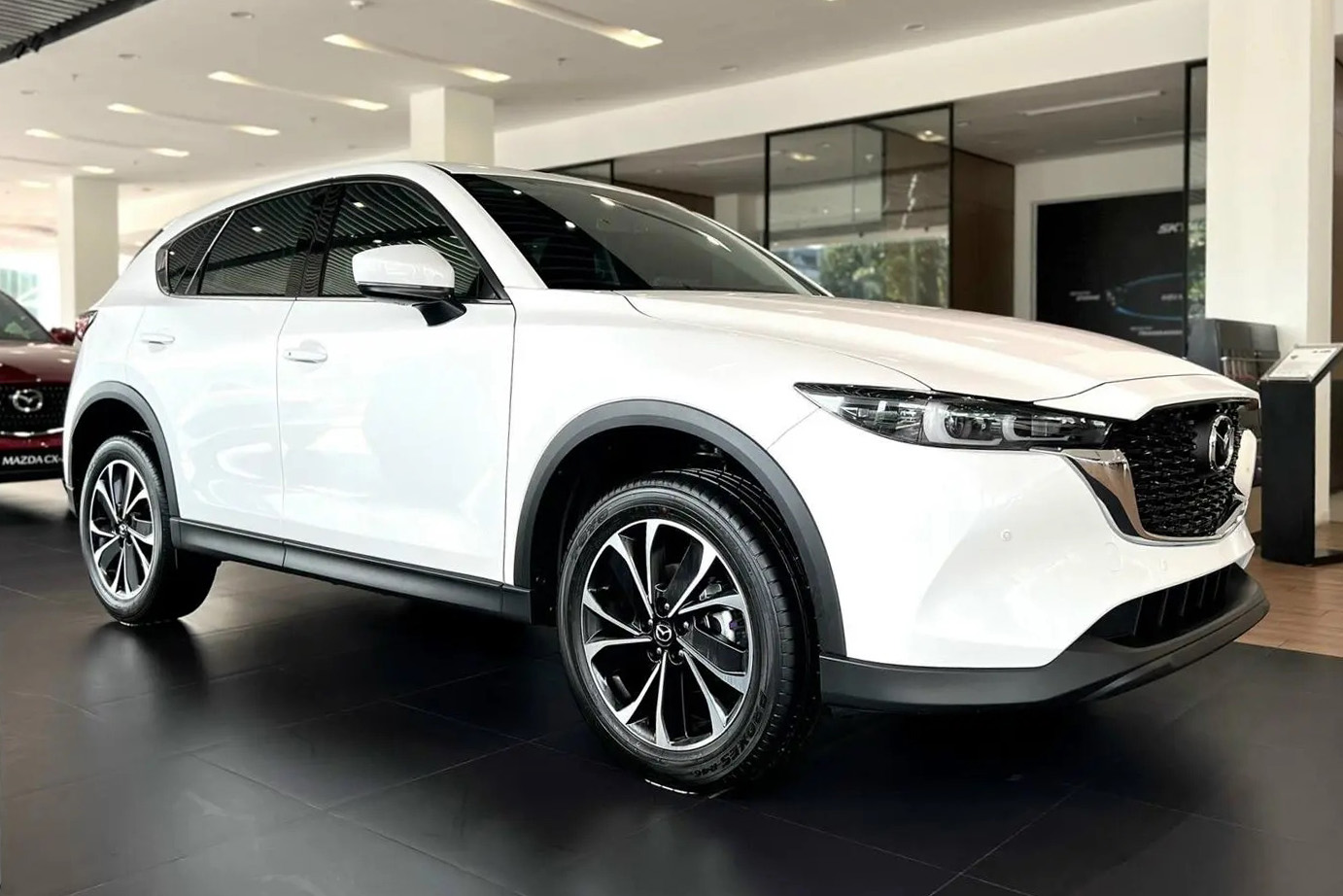Chọn Mazda CX-5 vừa ra mắt hay Honda HR-V đều bản 'base' gi&aacute; 699 triệu đồng: K&iacute;ch thước, tiện nghi đ&aacute;nh đổi c&ocirc;ng nghệ an to&agrave;n- Ảnh 1.
