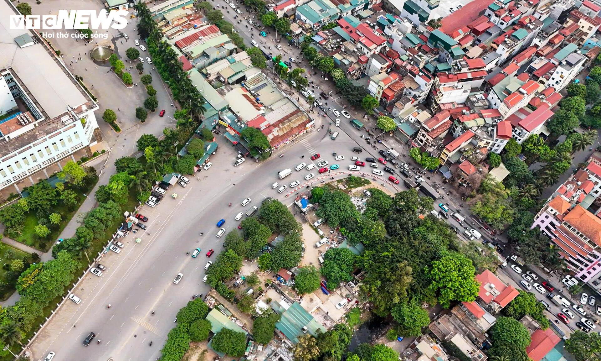 Người H&agrave; Nội th&aacute;o dỡ nh&agrave;, giao mặt bằng thi c&ocirc;ng n&uacute;t giao Phạm Tu - Xa La - Ảnh 1.