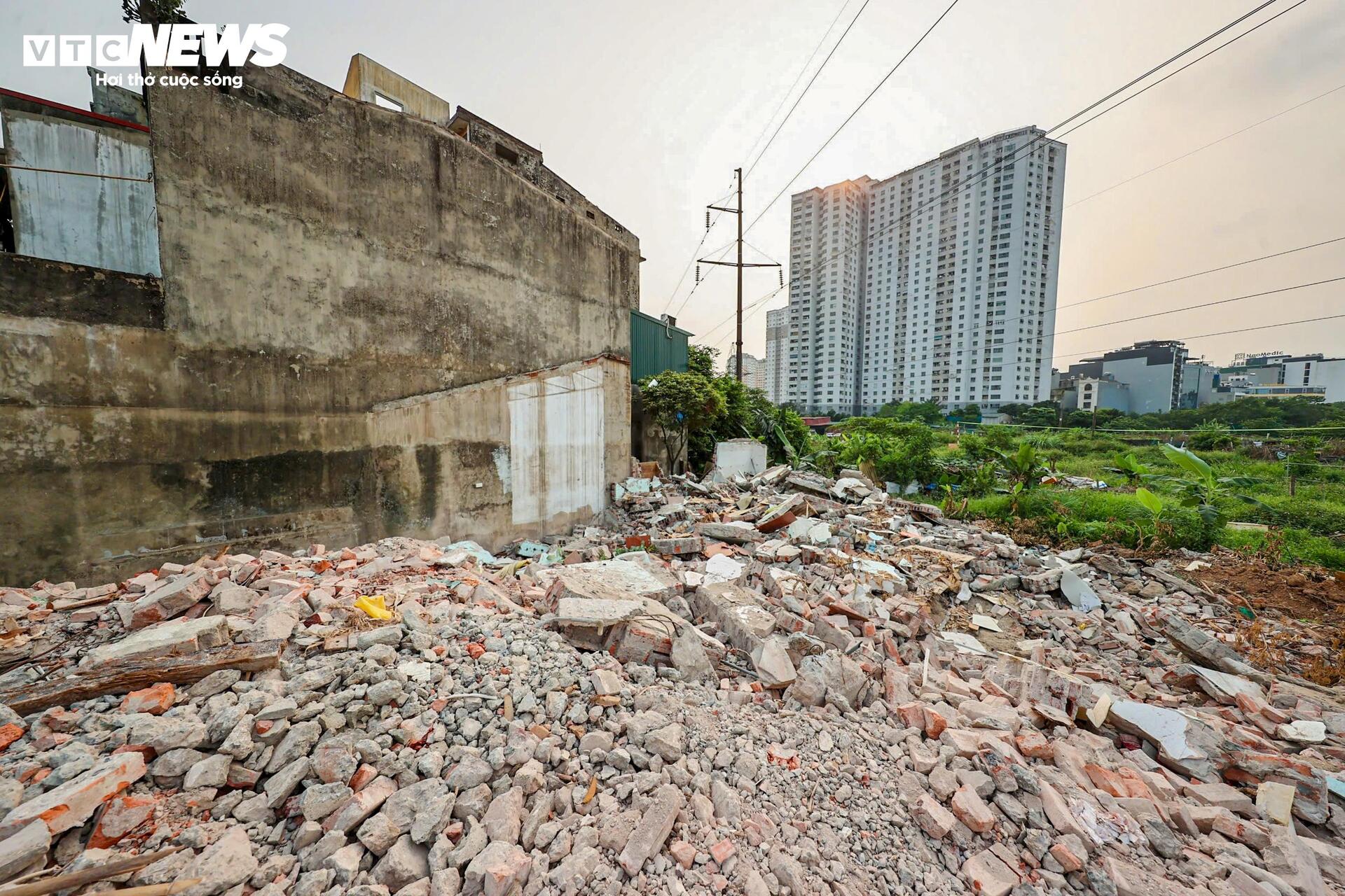 Người H&agrave; Nội th&aacute;o dỡ nh&agrave;, giao mặt bằng thi c&ocirc;ng n&uacute;t giao Phạm Tu - Xa La - Ảnh 4.