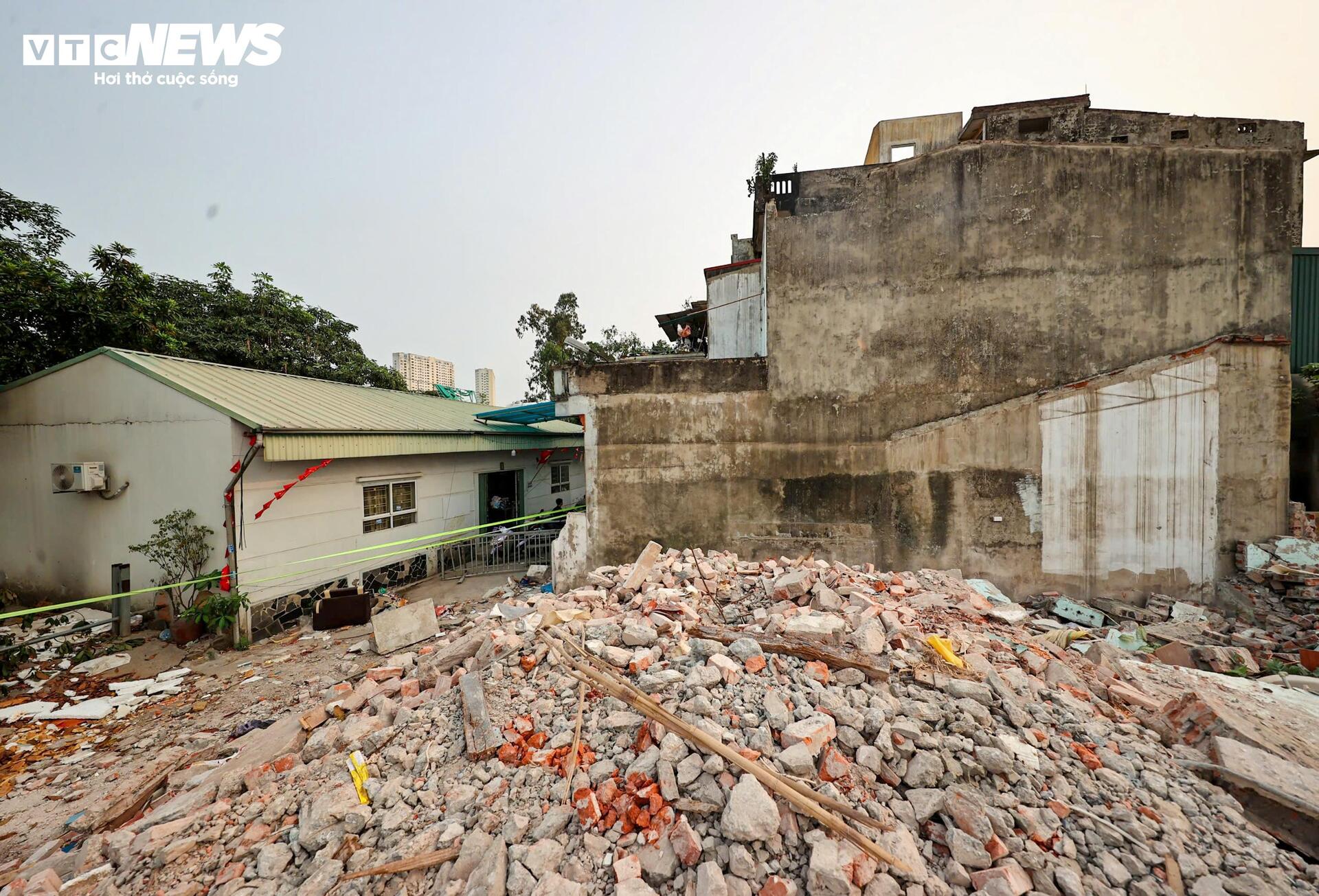 Người H&agrave; Nội th&aacute;o dỡ nh&agrave;, giao mặt bằng thi c&ocirc;ng n&uacute;t giao Phạm Tu - Xa La - Ảnh 5.