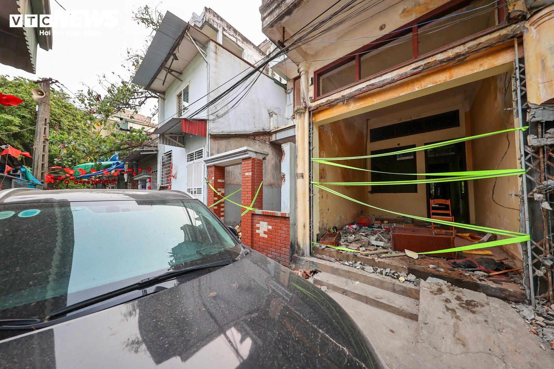 Người H&agrave; Nội th&aacute;o dỡ nh&agrave;, giao mặt bằng thi c&ocirc;ng n&uacute;t giao Phạm Tu - Xa La - Ảnh 6.