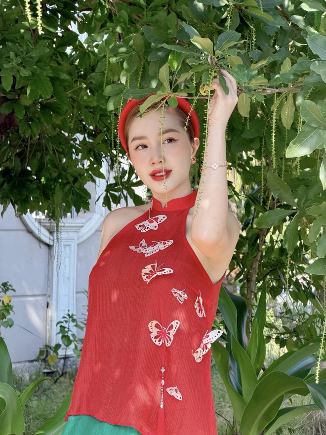 Bảo Thy da trắng mịn trẻ m&atilde;i kh&ocirc;ng gi&agrave;: Thường xuy&ecirc;n uống 1 loại nước chống nắng, thải mỡ, m&ugrave;a h&egrave; xứng đ&aacute;ng d&ugrave;ng đều- Ảnh 4.