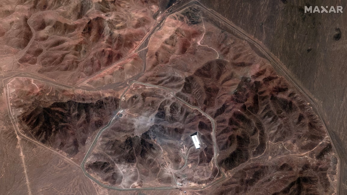 Trung Quốc sẵn s&agrave;ng tiếp nhận uranium, &ocirc;ng Donald Trump n&oacute;i Mỹ sẽ v&agrave;o Iran để lấy - Ảnh 1.