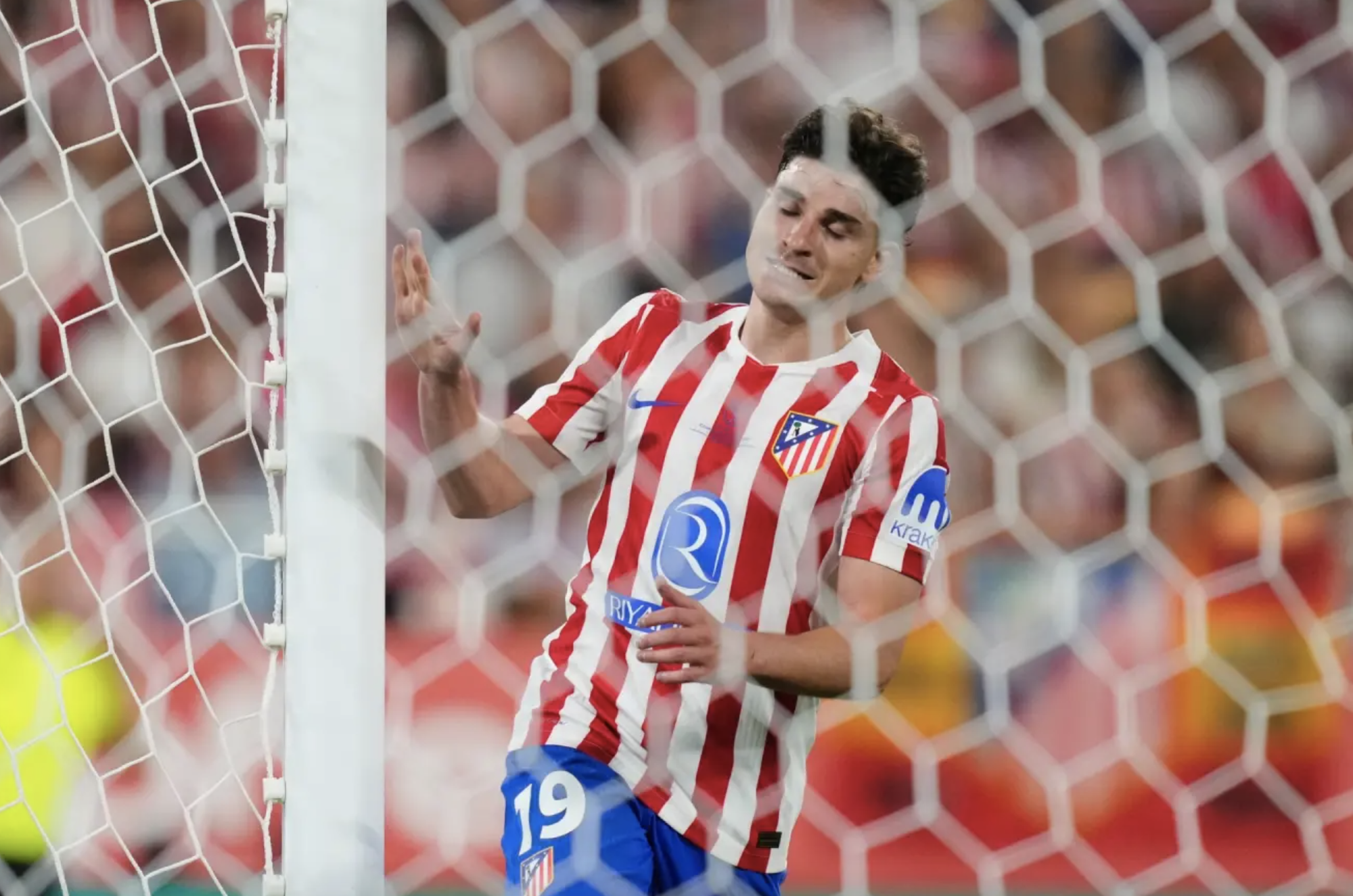 Sociedad hạ Atletico Madrid loạt "đấu s&uacute;ng", đăng quang C&uacute;p Nh&agrave; vua - Ảnh 4.